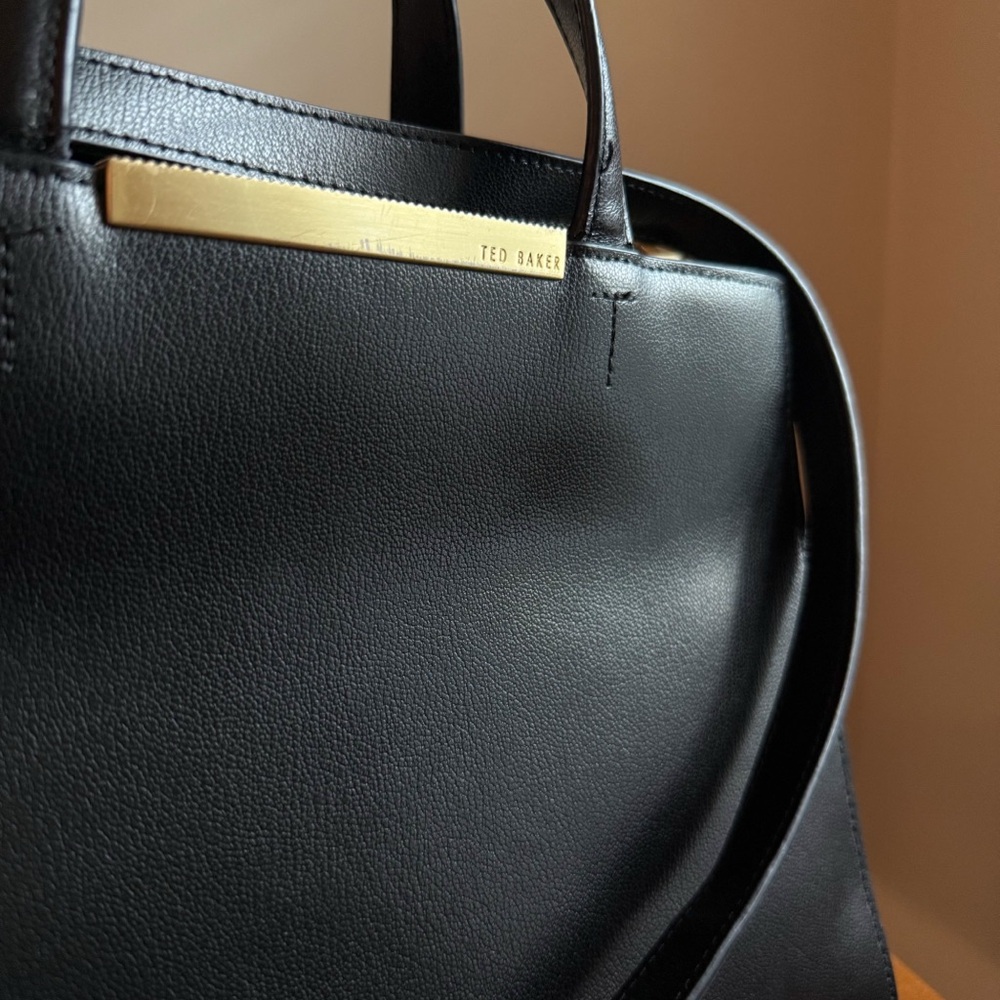LNWOT Ted Baker Black Leather Structured Purse - Picture 2 of 5
